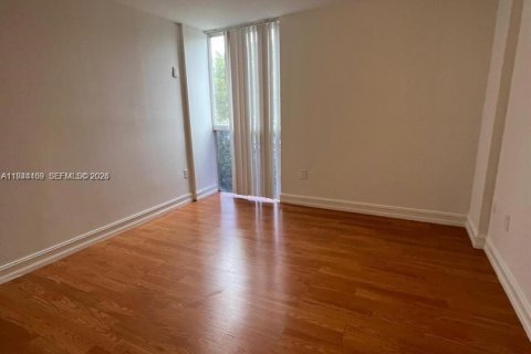 Condo in Hialeah, Florida, 1 bedroom  № 2001608 - photo 8
