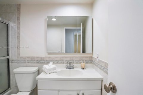 Купить кондоминиум в Бэл-Харбор, Флорида 1 спальня, 94.67м2, № 2012478 - фото 11