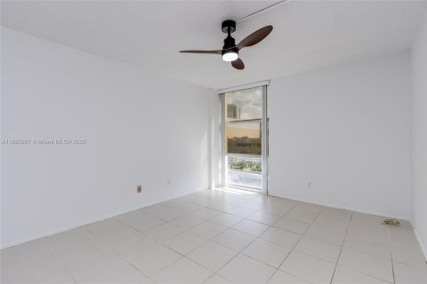Copropriété à vendre à Sunny Isles Beach, Floride: 1 chambre, 67.35 m2 № 1946811 - photo 22