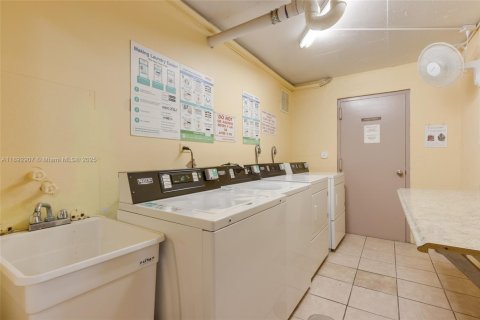 Copropriété à vendre à Sunny Isles Beach, Floride: 1 chambre, 67.35 m2 № 1946811 - photo 27