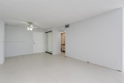 Copropriété à vendre à Sunny Isles Beach, Floride: 1 chambre, 67.35 m2 № 1946811 - photo 5