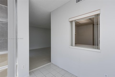 Copropriété à vendre à Sunny Isles Beach, Floride: 1 chambre, 67.35 m2 № 1946811 - photo 14