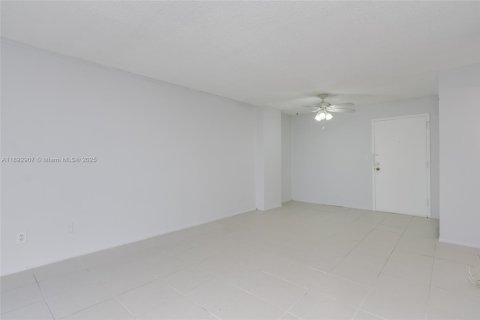Copropriété à vendre à Sunny Isles Beach, Floride: 1 chambre, 67.35 m2 № 1946811 - photo 3
