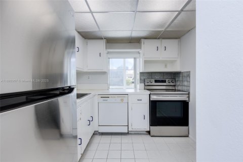 Copropriété à vendre à Sunny Isles Beach, Floride: 1 chambre, 67.35 m2 № 1946811 - photo 18