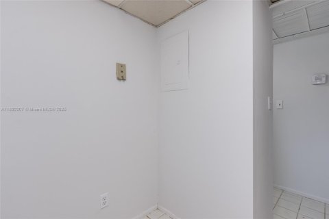 Copropriété à vendre à Sunny Isles Beach, Floride: 1 chambre, 67.35 m2 № 1946811 - photo 23