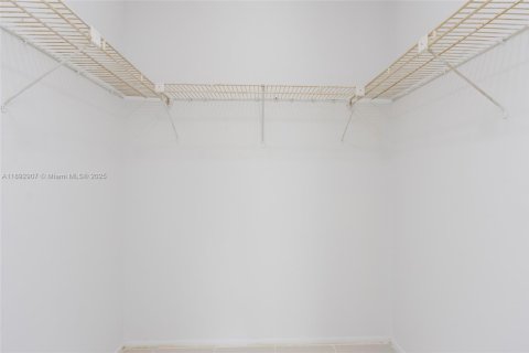 Copropriété à vendre à Sunny Isles Beach, Floride: 1 chambre, 67.35 m2 № 1946811 - photo 24