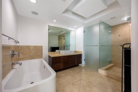 Condominio en venta en Sunny Isles Beach, Florida, 3 dormitorios, 135.45 m2 № 1989296 - foto 13