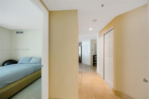 Condominio en venta en Sunny Isles Beach, Florida, 3 dormitorios, 135.45 m2 № 1989296 - foto 8