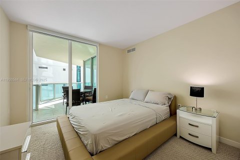 Condominio en venta en Sunny Isles Beach, Florida, 3 dormitorios, 135.45 m2 № 1989296 - foto 9