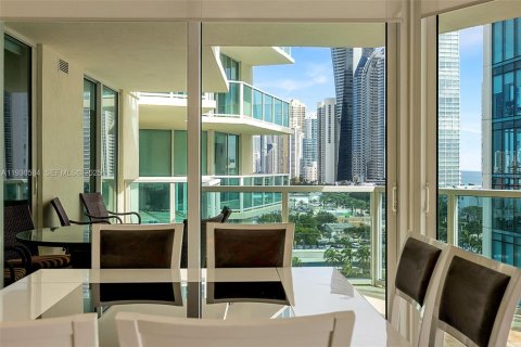 Condominio en venta en Sunny Isles Beach, Florida, 3 dormitorios, 135.45 m2 № 1989296 - foto 19