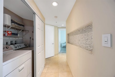 Condominio en venta en Sunny Isles Beach, Florida, 3 dormitorios, 135.45 m2 № 1989296 - foto 5