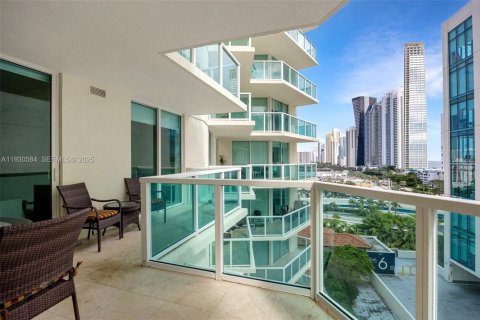 Condominio en venta en Sunny Isles Beach, Florida, 3 dormitorios, 135.45 m2 № 1989296 - foto 1