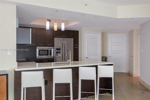 Condominio en venta en Sunny Isles Beach, Florida, 3 dormitorios, 135.45 m2 № 1989296 - foto 18