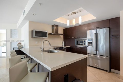 Condominio en venta en Sunny Isles Beach, Florida, 3 dormitorios, 135.45 m2 № 1989296 - foto 3