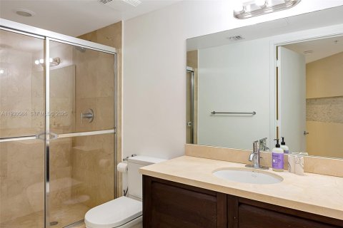 Condominio en venta en Sunny Isles Beach, Florida, 3 dormitorios, 135.45 m2 № 1989296 - foto 6