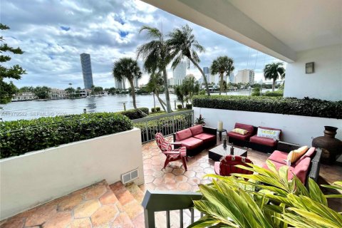 Condo à Aventura, Floride, 3 chambres  № 2044275