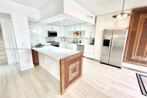 Снять в аренду кондоминиум в Авентура, Флорида 3 спальни, 216м2, № 2044275 - фото 12