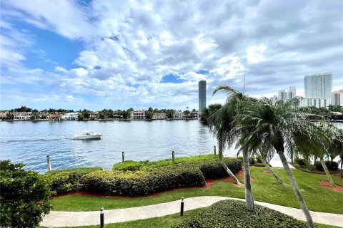 Снять в аренду кондоминиум в Авентура, Флорида 3 спальни, 216м2, № 2044275 - фото 5