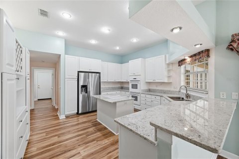 House in Sun City Center, Florida 3 bedrooms, 224.82 sq.m. № 2152091 - photo 9