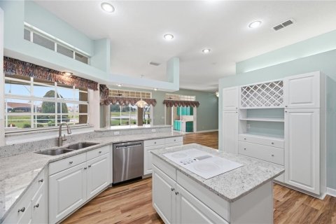 House in Sun City Center, Florida 3 bedrooms, 224.82 sq.m. № 2152091 - photo 8