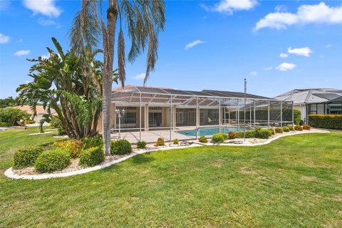 House in Sun City Center, Florida 3 bedrooms, 224.82 sq.m. № 2152091 - photo 5