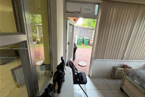 House in Tamarac, Florida 2 bedrooms, 93.09 sq.m. № 2012921 - photo 17