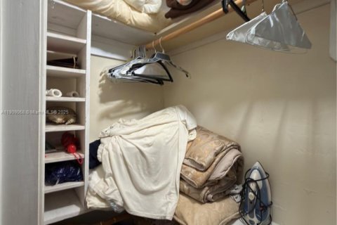 House in Tamarac, Florida 2 bedrooms, 93.09 sq.m. № 2012921 - photo 14