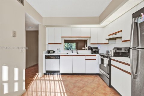 Copropriété à vendre à Pembroke Pines, Floride: 2 chambres, 110.74 m2 № 2049914 - photo 22