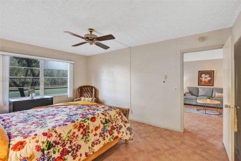 Copropriété à vendre à Pembroke Pines, Floride: 2 chambres, 110.74 m2 № 2049914 - photo 26