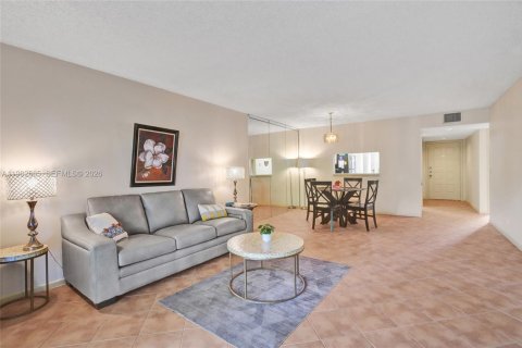 Copropriété à vendre à Pembroke Pines, Floride: 2 chambres, 110.74 m2 № 2049914 - photo 7