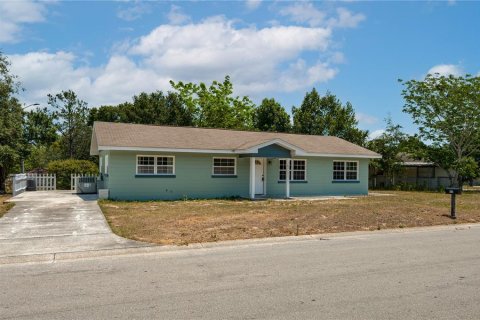 Villa ou maison à louer à Lake Wales, Floride: 4 chambres, 170.2 m2 № 1832545 - photo 1