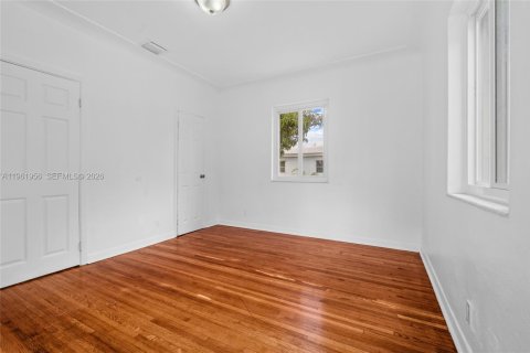 Villa ou maison à vendre à Miami, Floride: 5 chambres, 123.1 m2 № 2024795 - photo 23