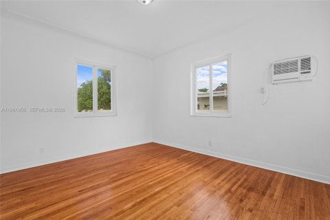 Villa ou maison à vendre à Miami, Floride: 5 chambres, 123.1 m2 № 2024795 - photo 22