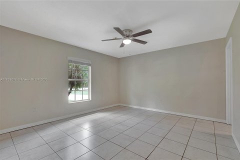 House in Sebring, Florida 3 bedrooms, 119.66 sq.m. № 1814410 - photo 9