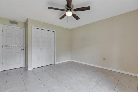 House in Sebring, Florida 3 bedrooms, 119.66 sq.m. № 1814410 - photo 16