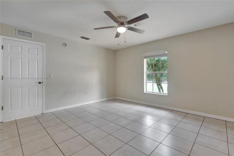 House in Sebring, Florida 3 bedrooms, 119.66 sq.m. № 1814410 - photo 10
