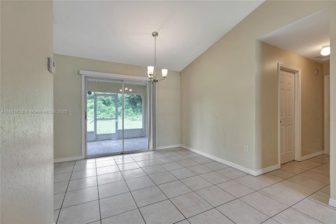 House in Sebring, Florida 3 bedrooms, 119.66 sq.m. № 1814410 - photo 5
