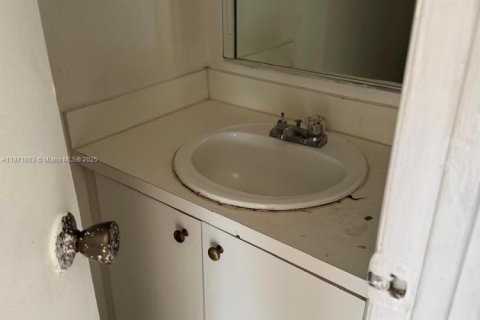 Condominio en venta en Hialeah, Florida, 2 dormitorios, 131.64 m2 № 1983264 - foto 14