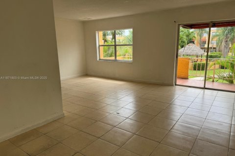 Condominio en venta en Hialeah, Florida, 2 dormitorios, 131.64 m2 № 1983264 - foto 13