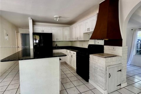 Casa en alquiler en Fort Lauderdale, Florida, 3 dormitorios, 175.96 m2 № 1847717 - foto 13
