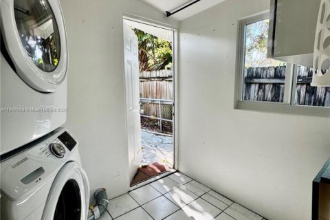 Casa en alquiler en Fort Lauderdale, Florida, 3 dormitorios, 175.96 m2 № 1847717 - foto 17