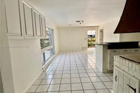 Casa en alquiler en Fort Lauderdale, Florida, 3 dormitorios, 175.96 m2 № 1847717 - foto 16