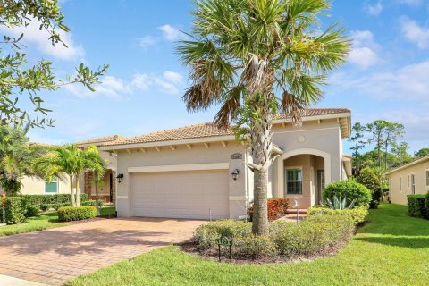 House in Port St. Lucie, Florida 2 bedrooms, 170.38 sq.m. № 2081615