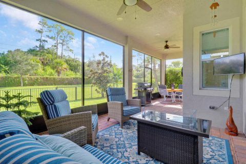 House in Port St. Lucie, Florida 2 bedrooms, 170.38 sq.m. № 2081615 - photo 3