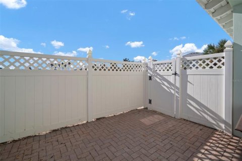 Townhouse in Apollo Beach, Florida 3 bedrooms, 243.68 sq.m. № 1720746 - photo 29