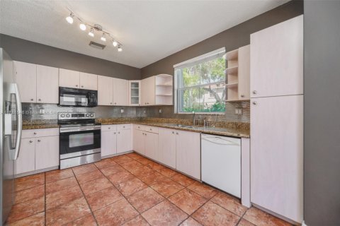 Touwnhouse à vendre à Hollywood, Floride: 3 chambres, 149.02 m2 № 1633458 - photo 6