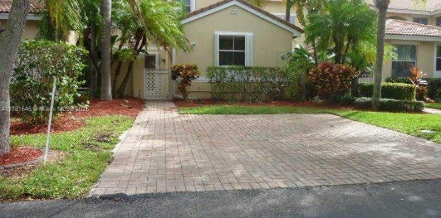 Touwnhouse à Hollywood, Floride 3 chambres, 149.02 m2 № 1633458