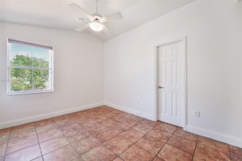 Touwnhouse à vendre à Hollywood, Floride: 3 chambres, 149.02 m2 № 1633458 - photo 23