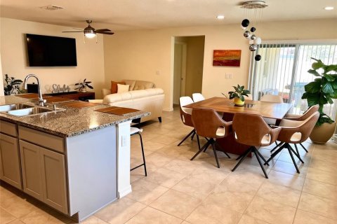 Casa en alquiler en Clermont, Florida, 4 dormitorios, 153.85 m2 № 2151381 - foto 2