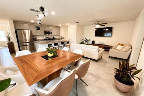 Casa en alquiler en Clermont, Florida, 4 dormitorios, 153.85 m2 № 2151381 - foto 3